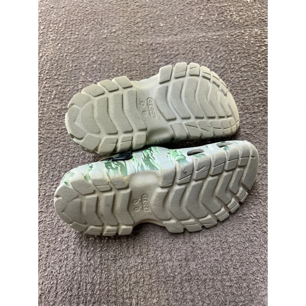 Crocs Classic All-Terrain Clogs Tiger Stripe Camo Green Tan Mens 5 Womens 7